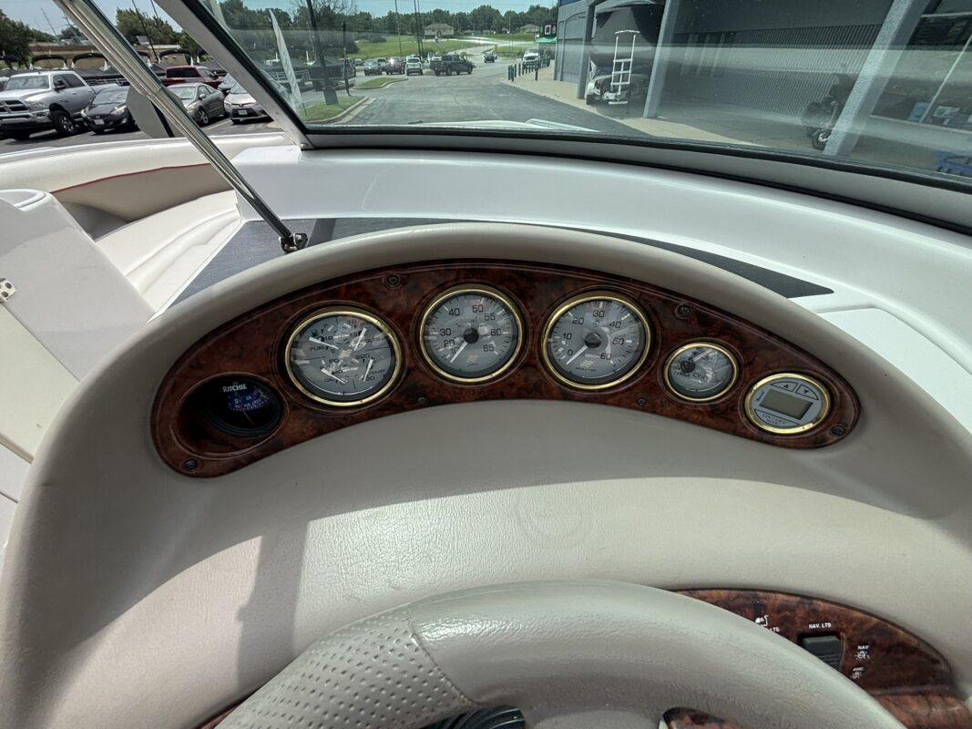 2003 Four Winns 214 Fun Ship