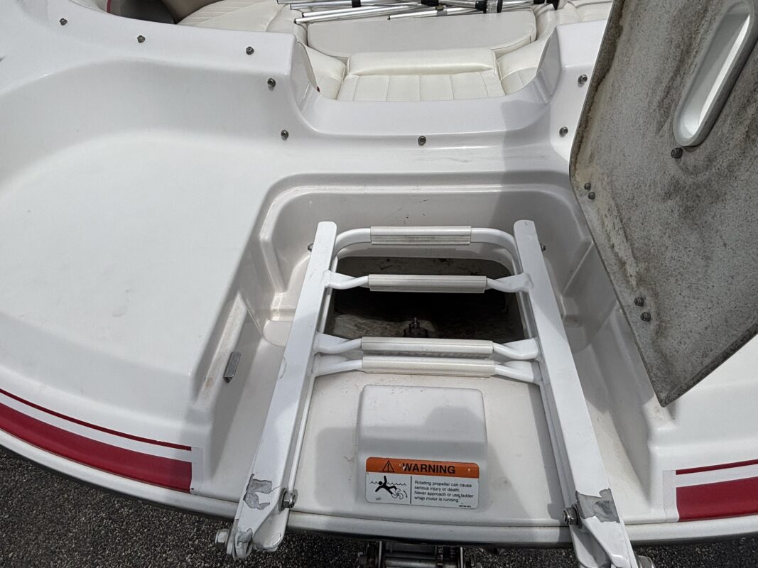 2003 Four Winns 214 Fun Ship