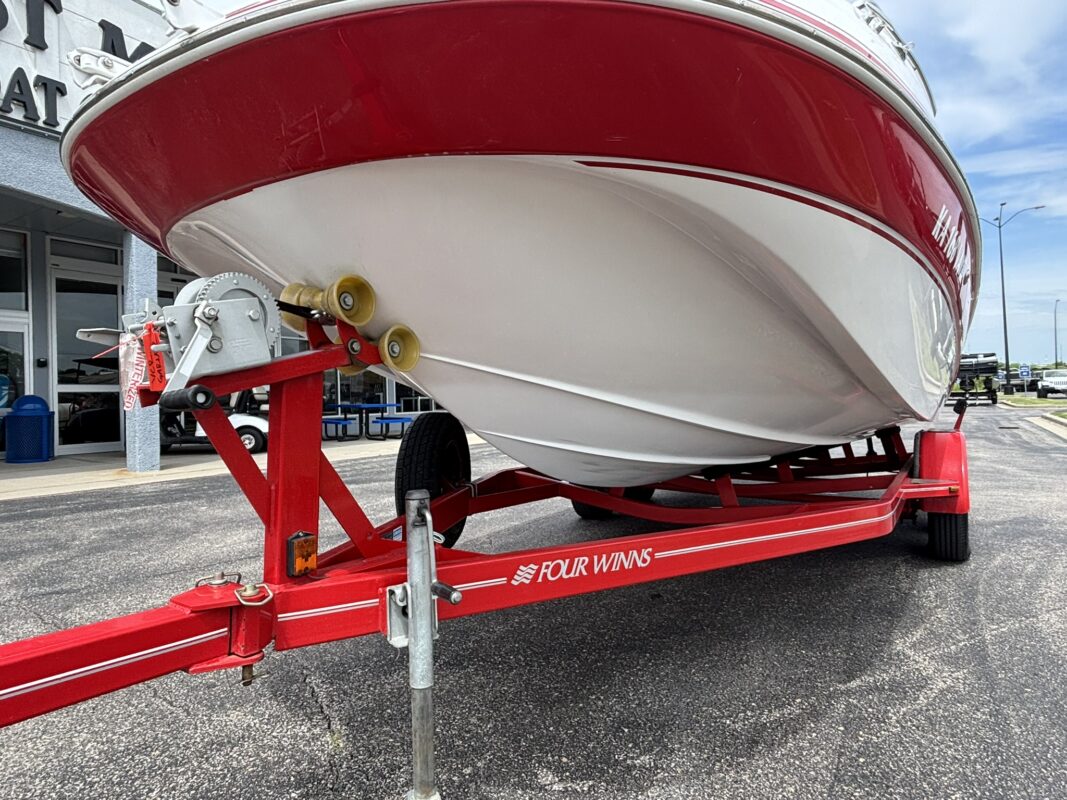 2003 Four Winns 214 Fun Ship