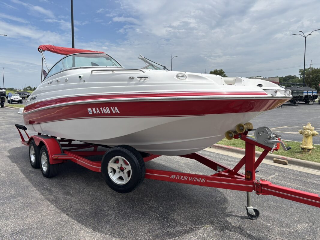 2003 Four Winns 214 Fun Ship