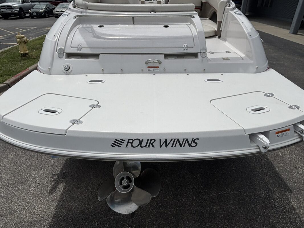 2003 Four Winns 214 Fun Ship