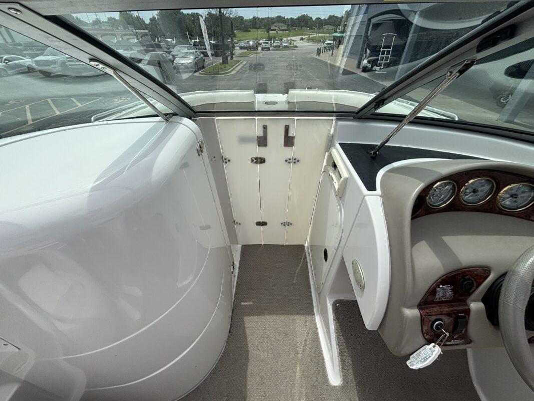 2003 Four Winns 214 Fun Ship