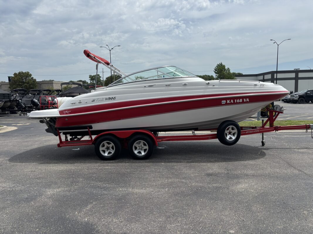 2003 Four Winns 214 Fun Ship