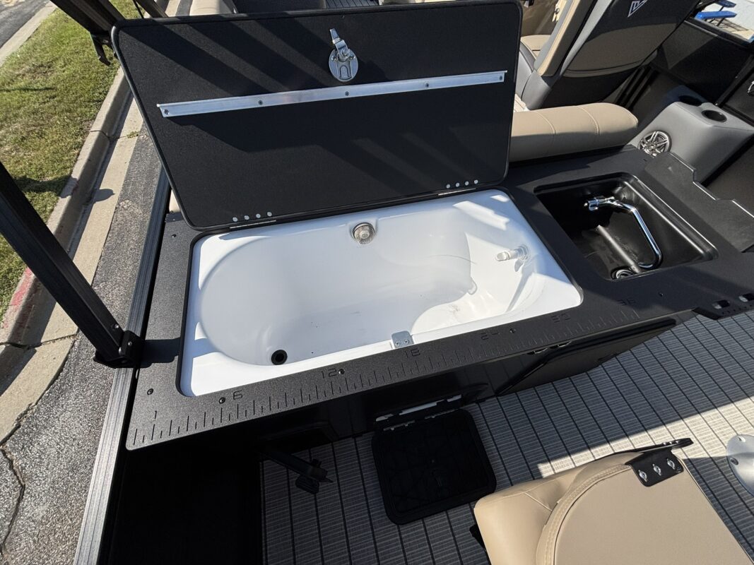 2027 Viaggio V22R