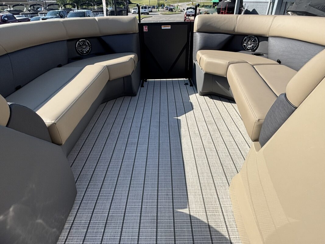 2027 Viaggio V22R