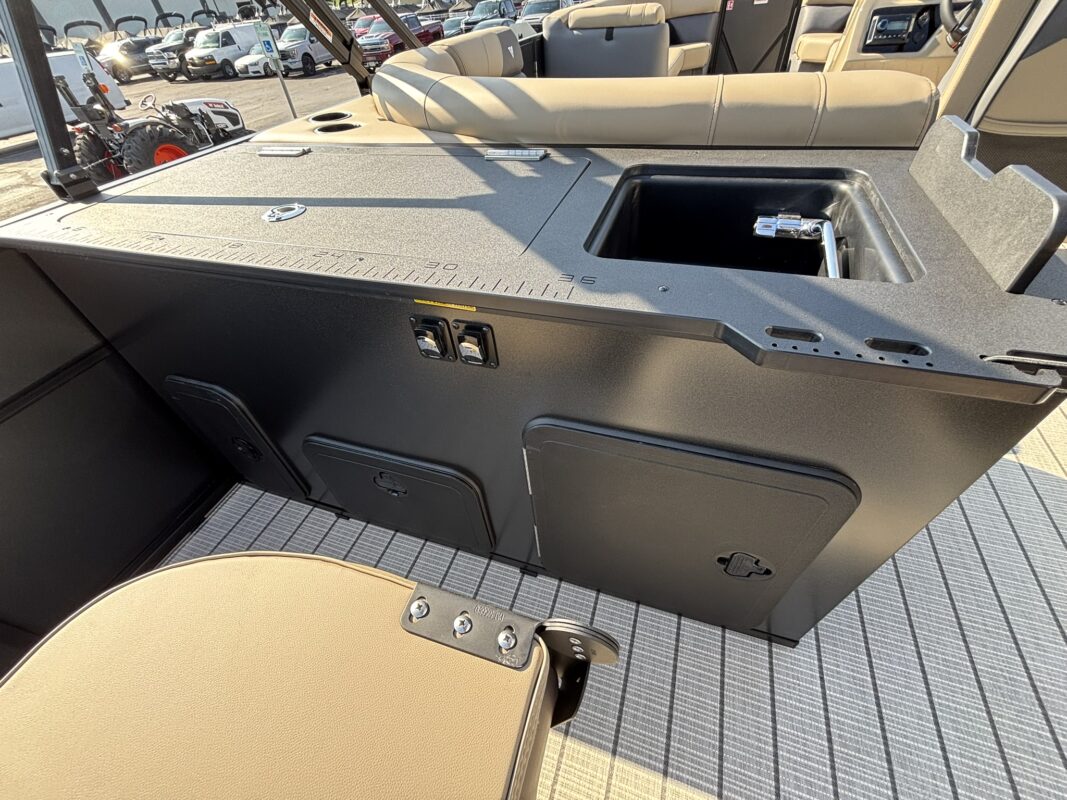 2027 Viaggio V22R