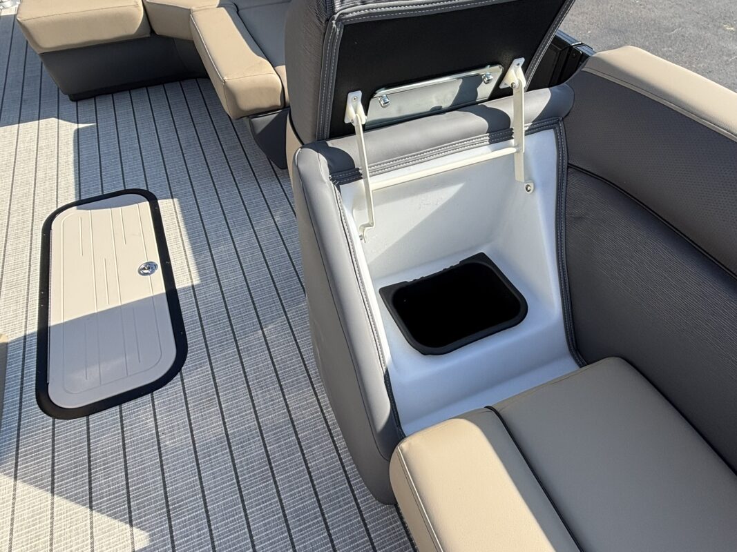 2027 Viaggio V22R