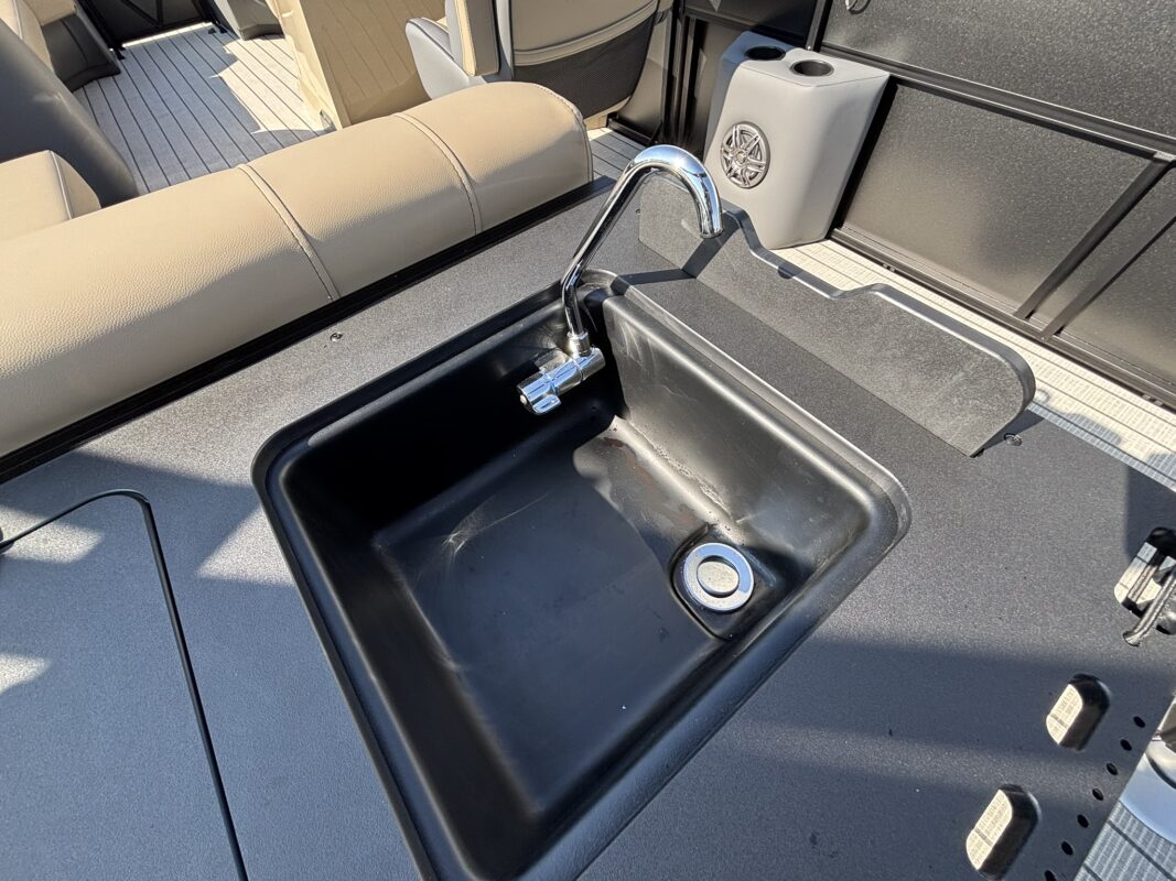 2027 Viaggio V22R