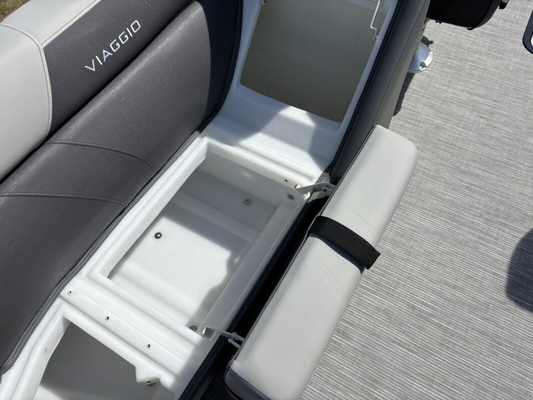 2027 Viaggio V22U