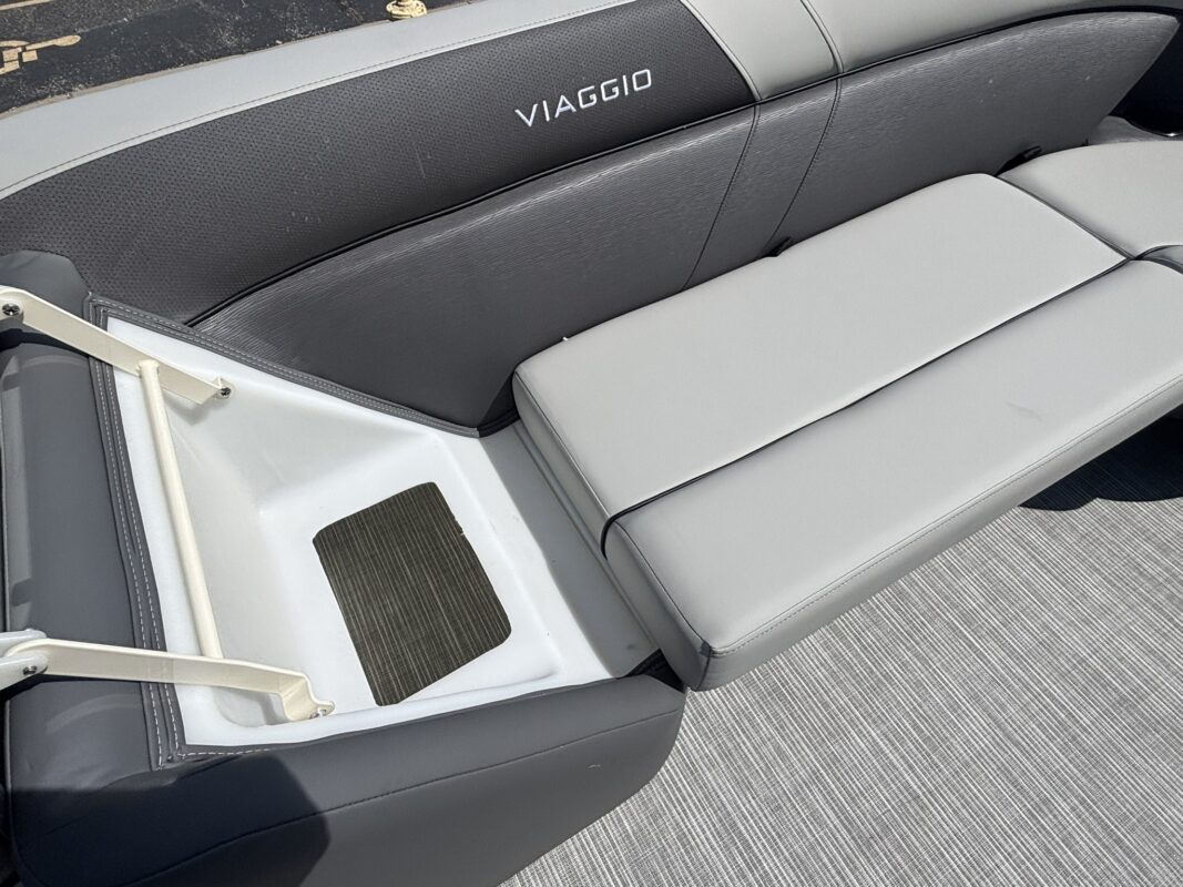 2027 Viaggio V22U