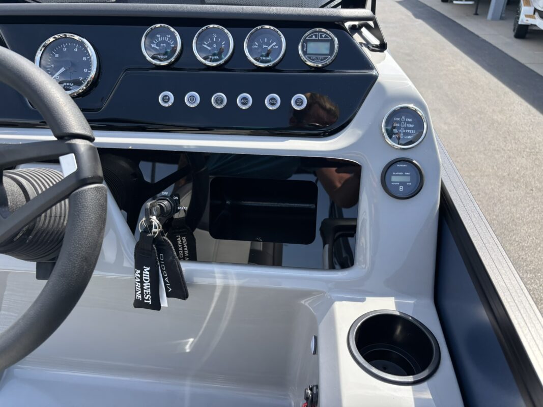 2027 Viaggio V22U