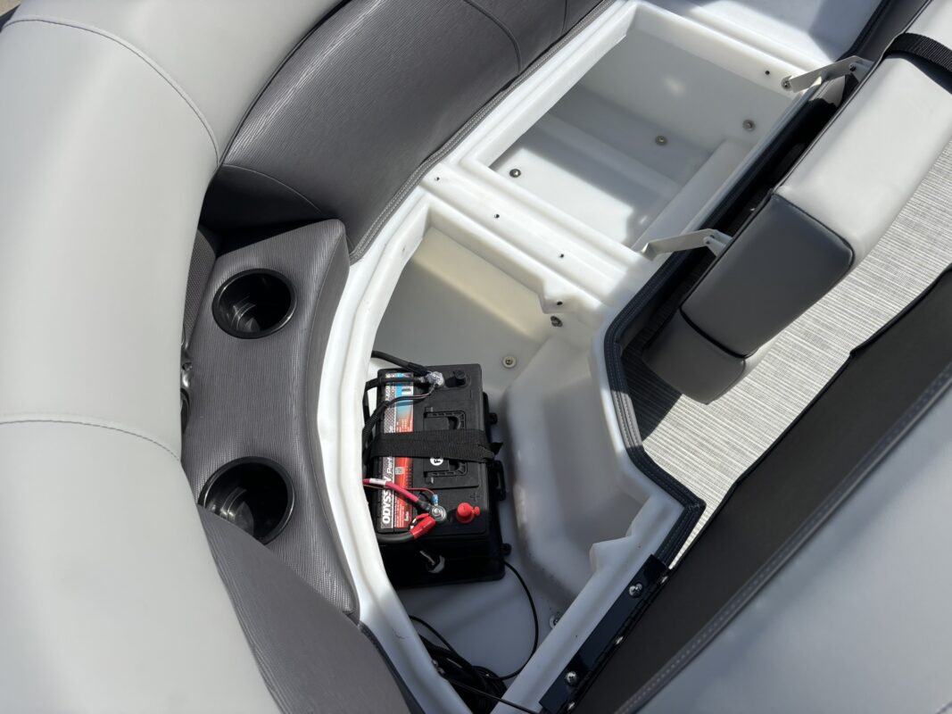 2027 Viaggio V22U