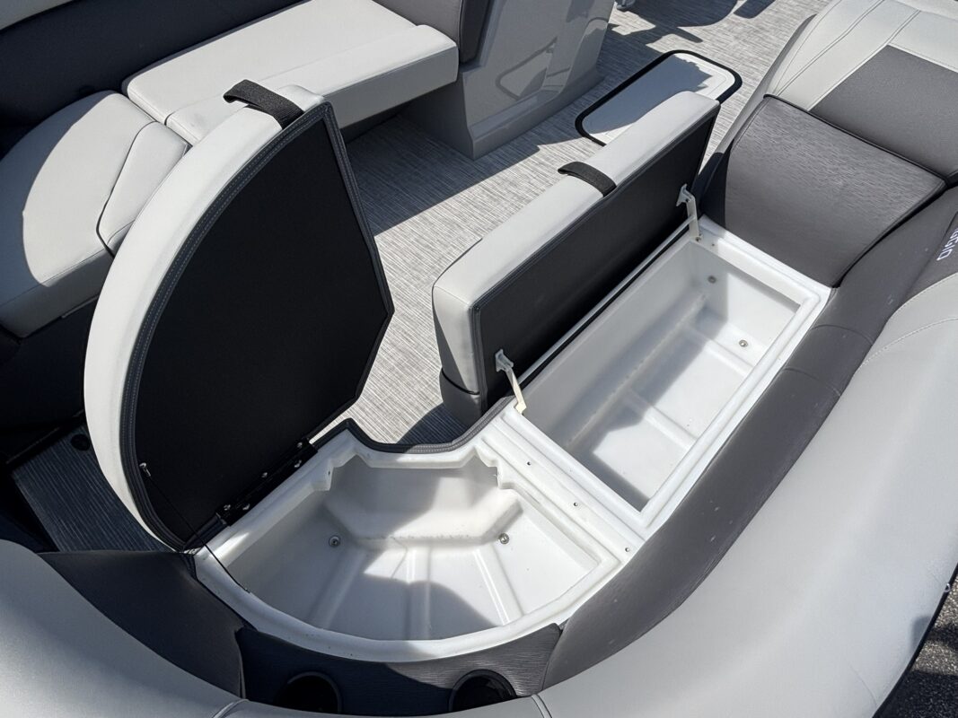 2027 Viaggio V22U