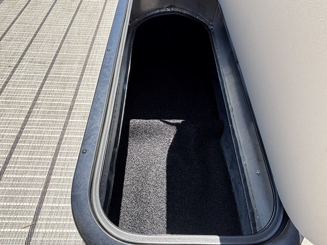 2027 Viaggio V22S