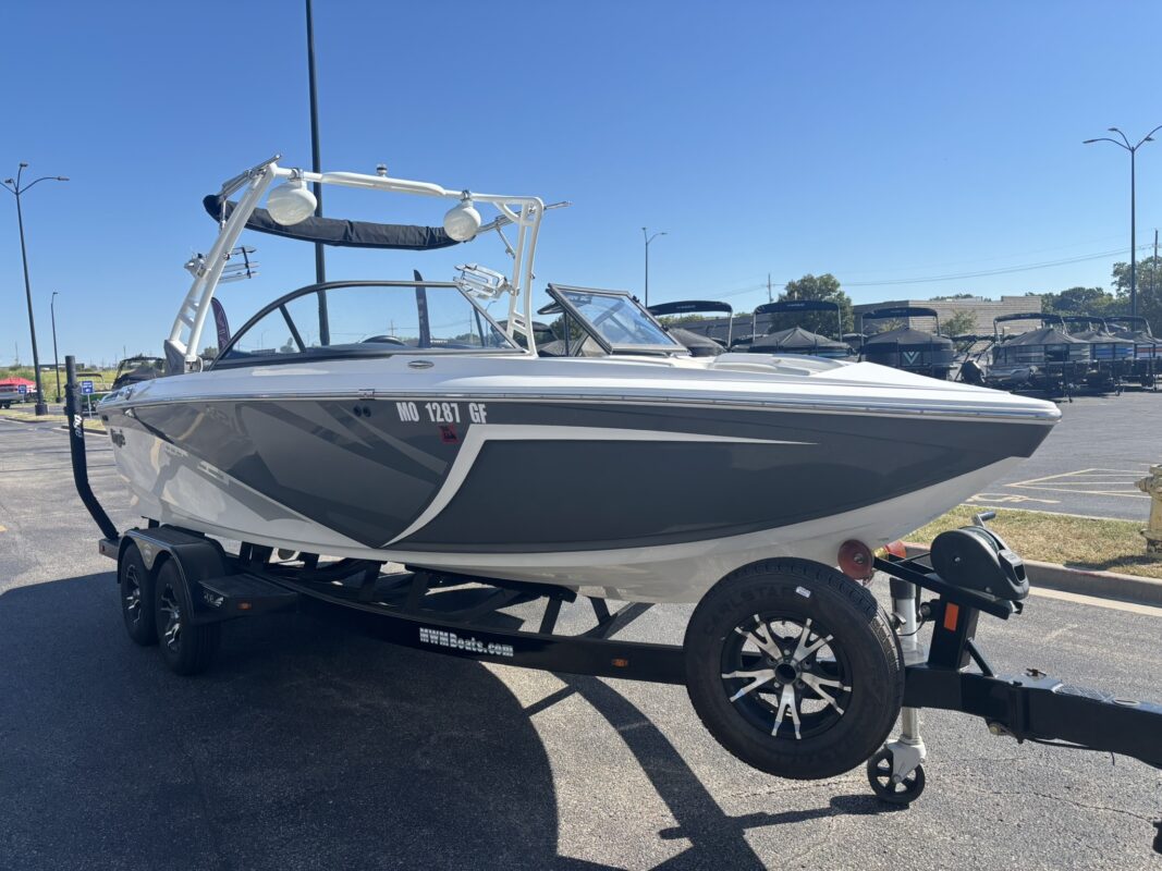 2017 Tige R21
