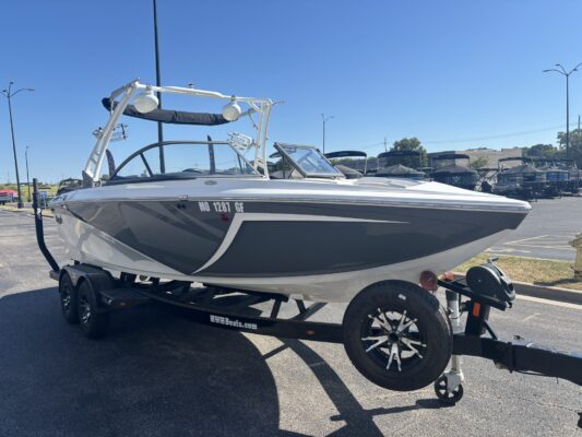 2017 Tige R21