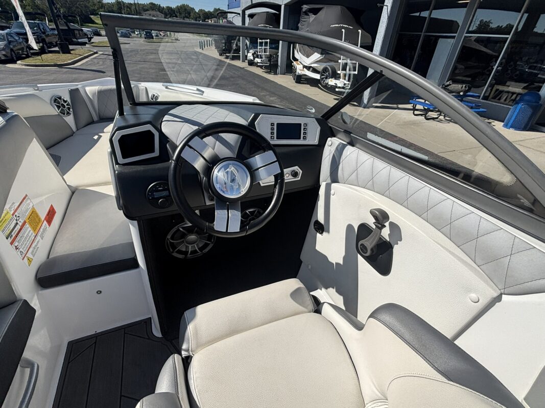 2017 Tige R21