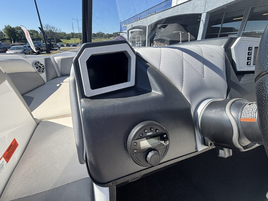2017 Tige R21