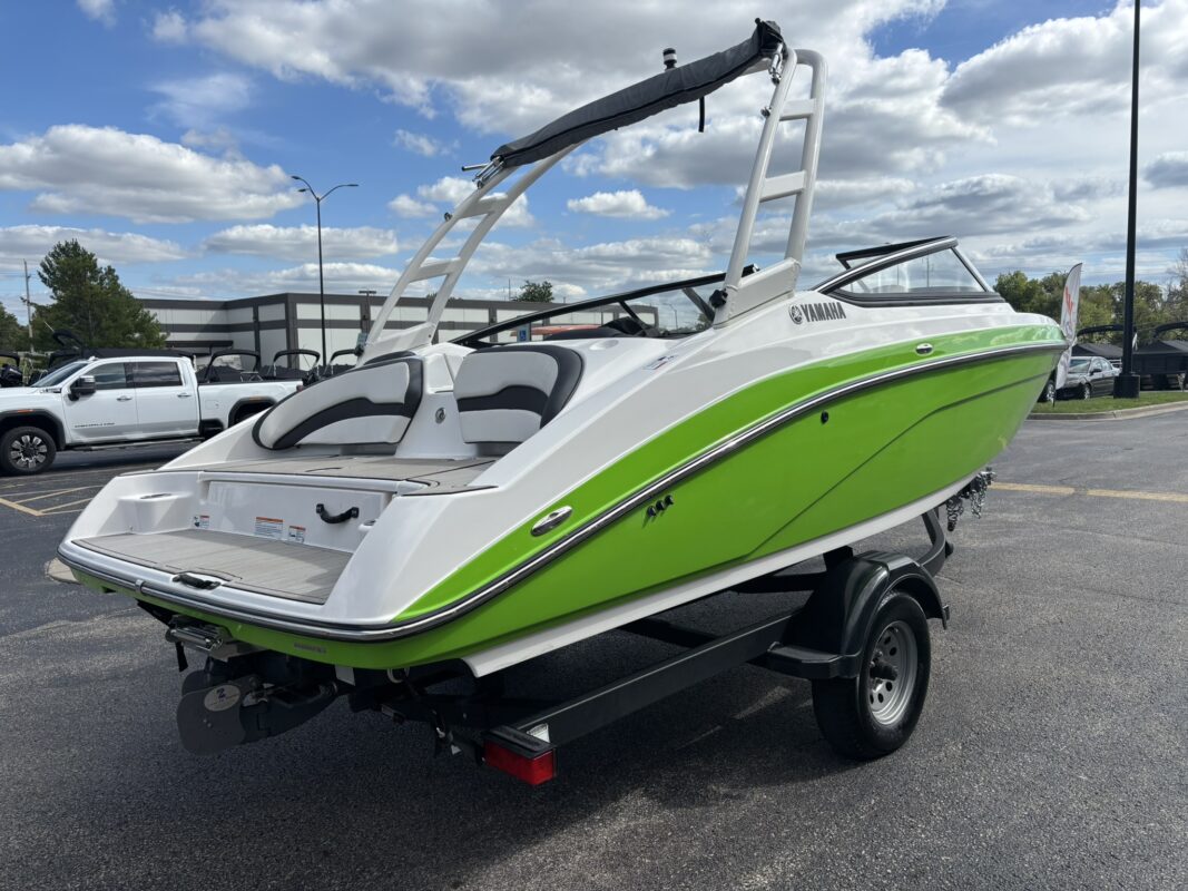 2022 Yamaha AR 195