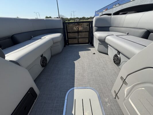 2027 Bentley 223 Legacy Navigator