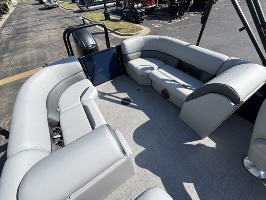 2027 Bentley 223 Legacy Navigator