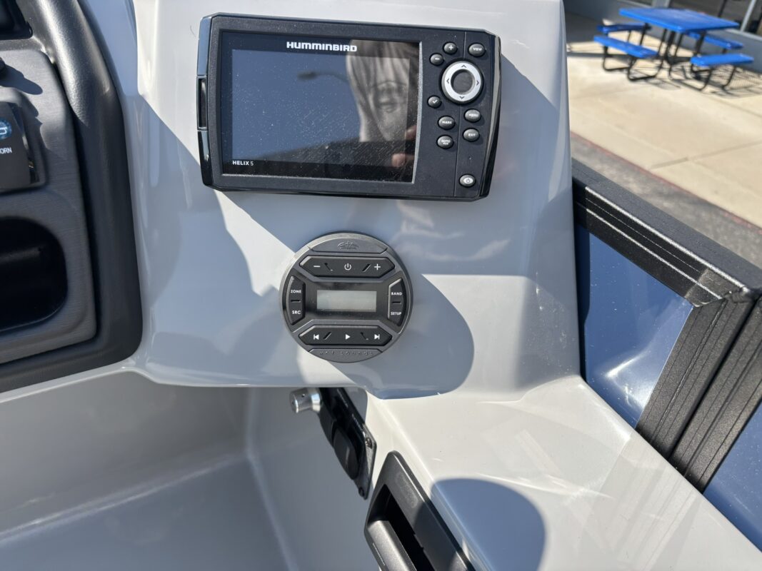 2027 Bentley 223 Legacy Navigator