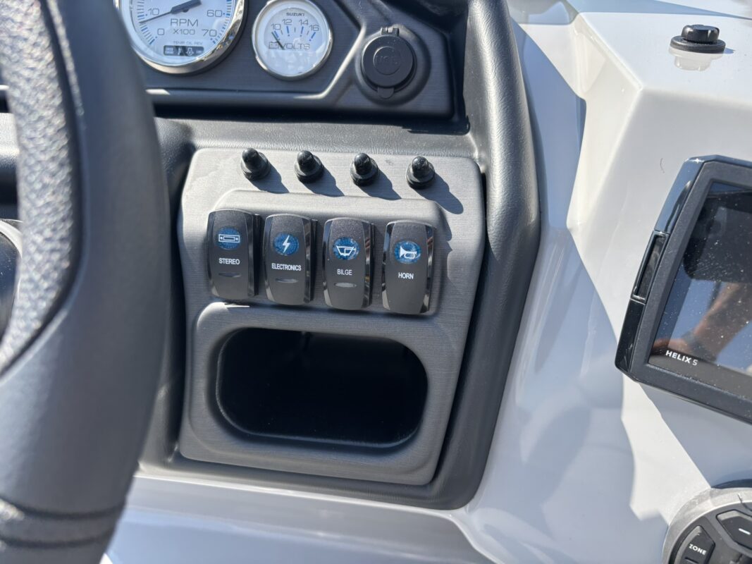 2027 Bentley 223 Legacy Navigator