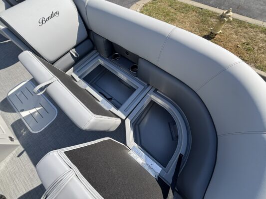 2027 Bentley 223 Legacy Navigator