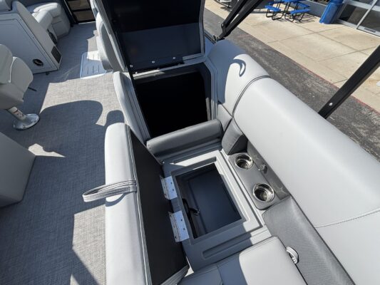 2027 Bentley 223 Legacy Navigator