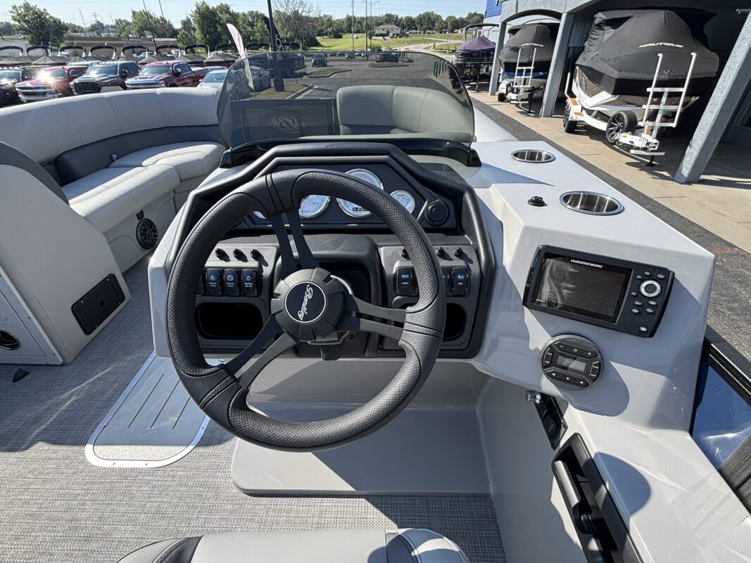 2027 Bentley 223 Legacy Navigator