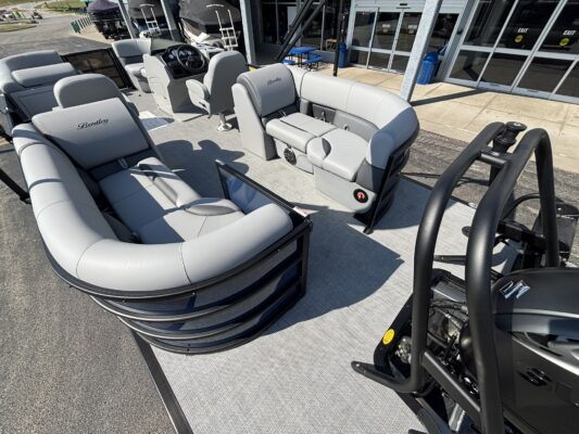 2027 Bentley 223 Legacy Navigator