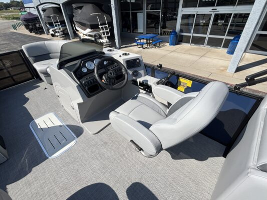 2027 Bentley 223 Legacy Navigator