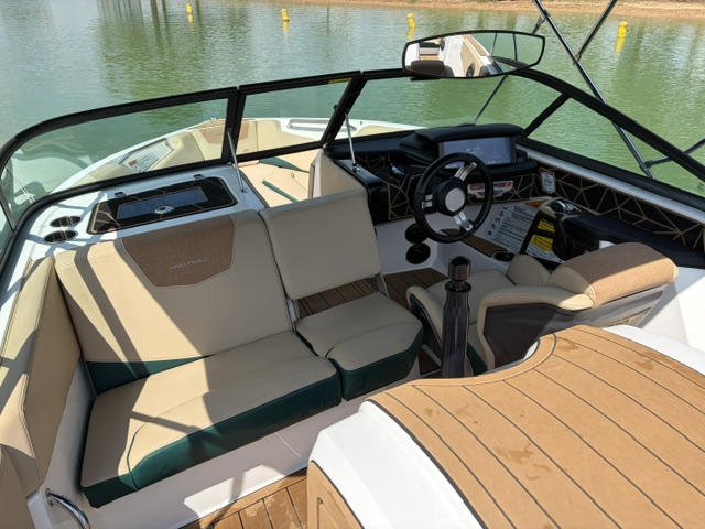 2022 Nautique Ski 200