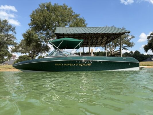 2022 Nautique Ski 200