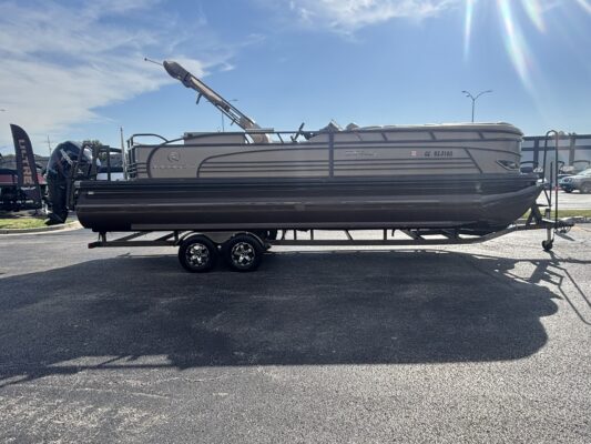 2016 Tracker Regency 254 LE3