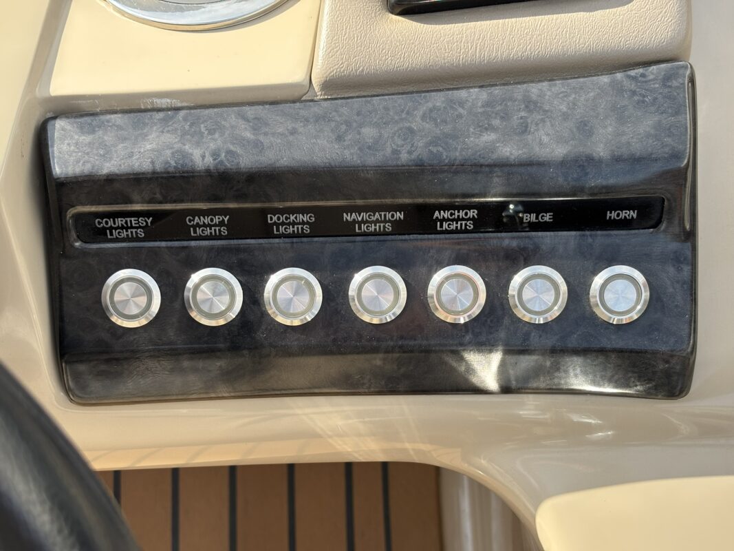 2016 Tracker Regency 254 LE3