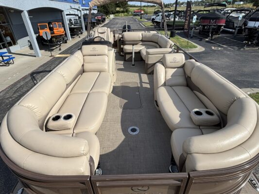 2016 Tracker Regency 254 LE3