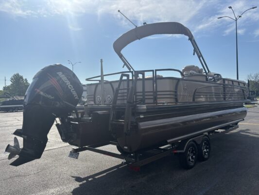 2016 Tracker Regency 254 LE3