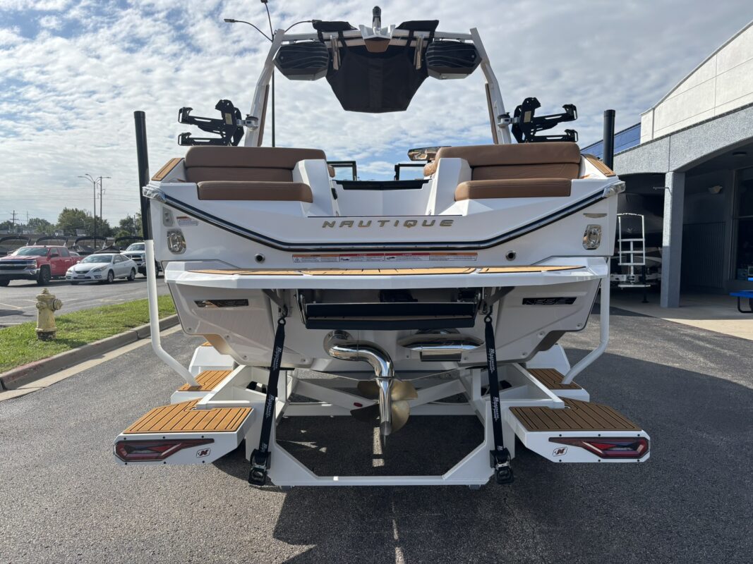 2027 Nautique Super Air Nautique G23