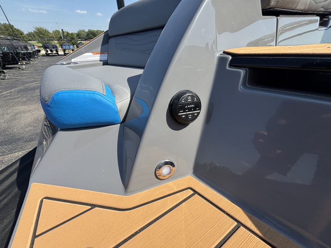 2027 Nautique Super Air Nautique G23