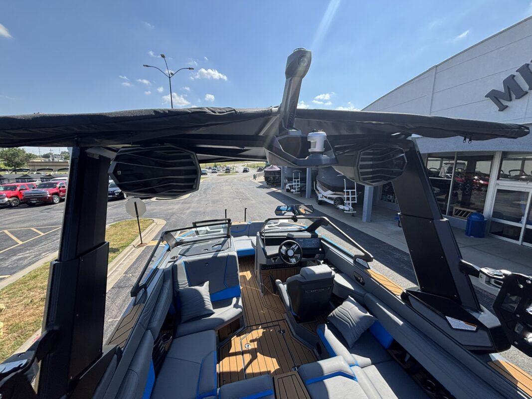 2027 Nautique Super Air Nautique G23
