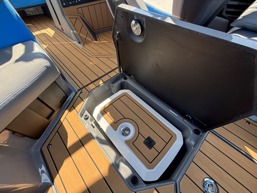 2027 Nautique Super Air Nautique G23