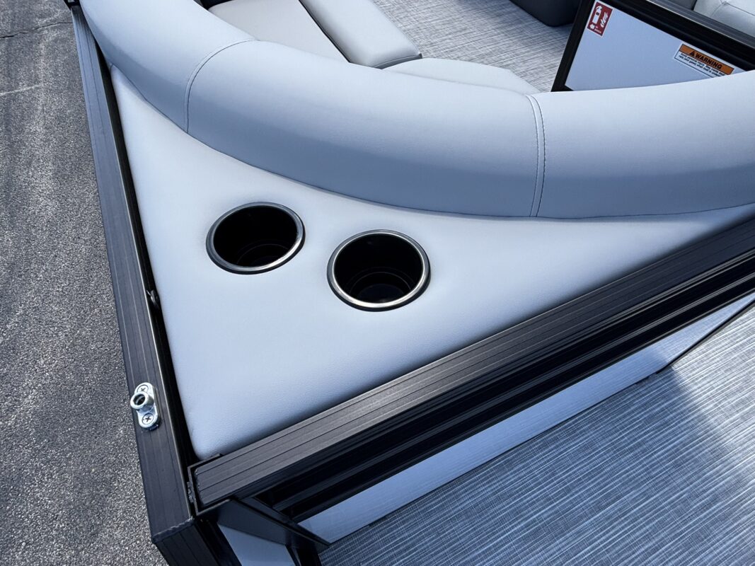 2027 Viaggio V22U
