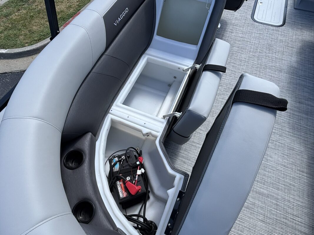 2027 Viaggio V22U