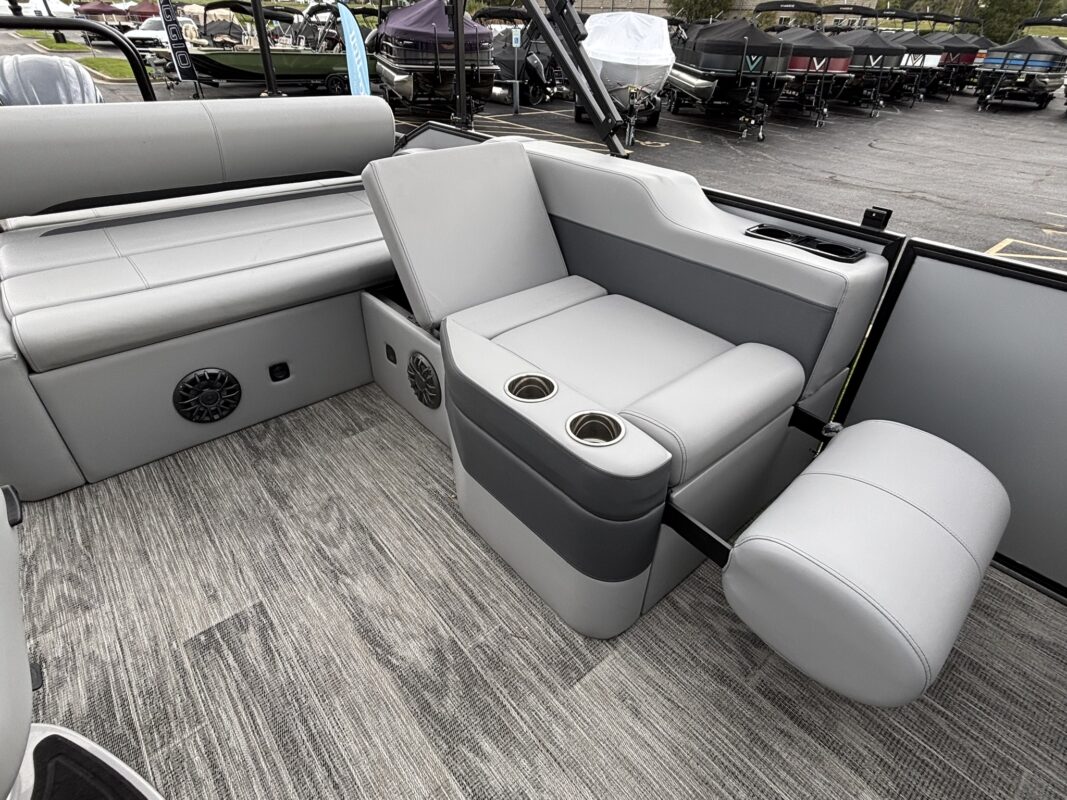 2027 Bentley 223 Legacy Swingback Demo