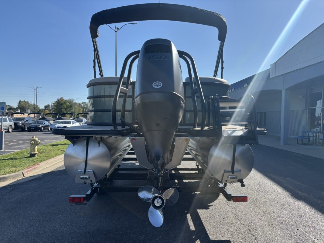 2027 Bentley 223 Legacy Navigator
