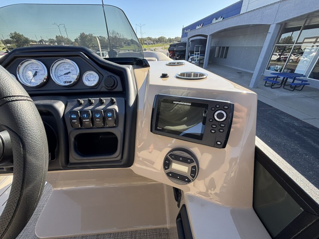 2027 Bentley 223 Legacy Navigator