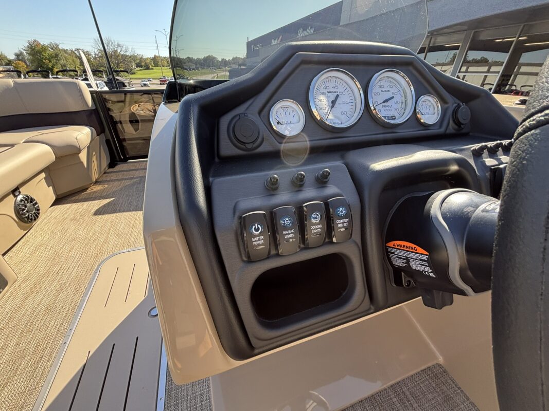 2027 Bentley 223 Legacy Navigator