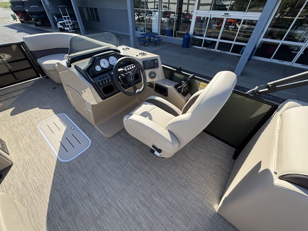 2027 Bentley 223 Legacy Navigator