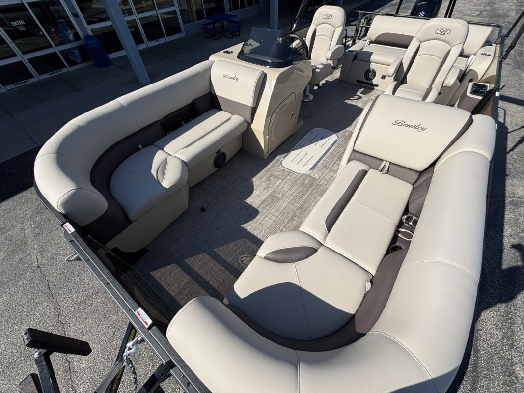 2027 Bentley 223 Legacy Swingback